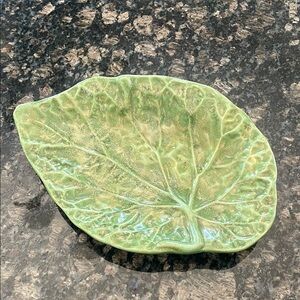 Green Life Like Leaf-Shaped Handmade Pottery Decorative Plate/Dish! Signed/Dated